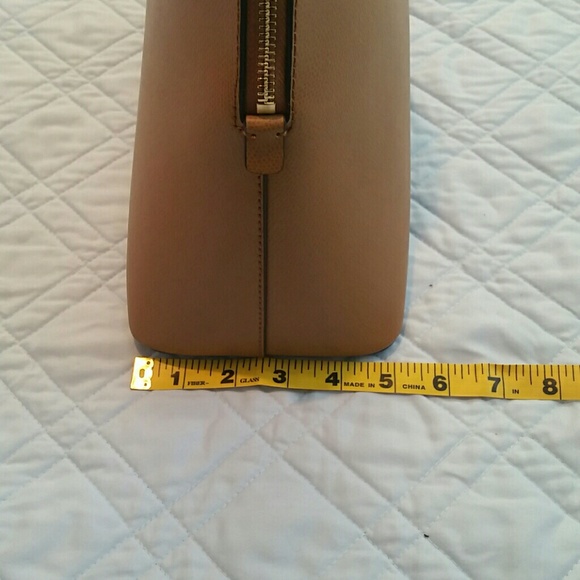 Michael Kors Large Cindy Dome - Picture 3 of 6